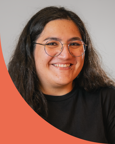 Retrato de Javiera Aguirre, Diseñadora Gráfica en DualMedia